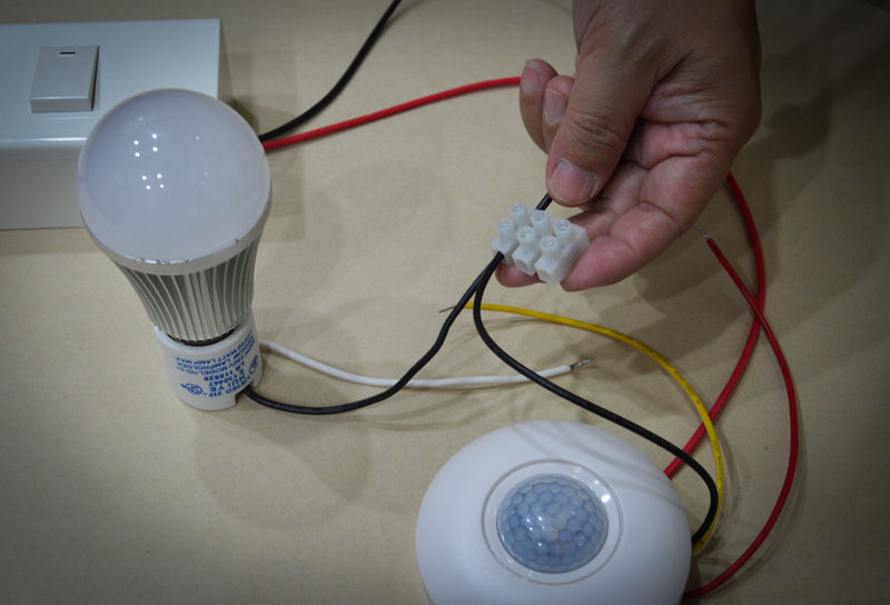 Step motion sensor