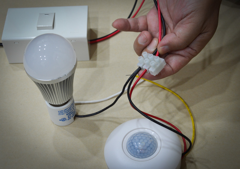 Step motion sensor